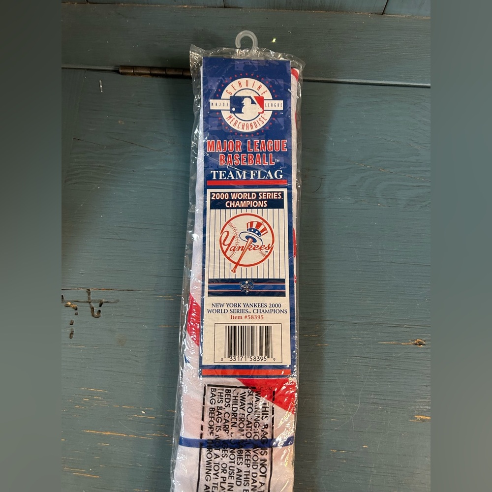 New York Yankees MLB Team Flag - Red, White, Blue - 2000 World Series Champions